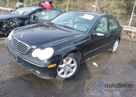 2004 Mercedes-Benz C 240 4Matic z USA, uszkodzony, nr VIN WDBRF81J24F470625